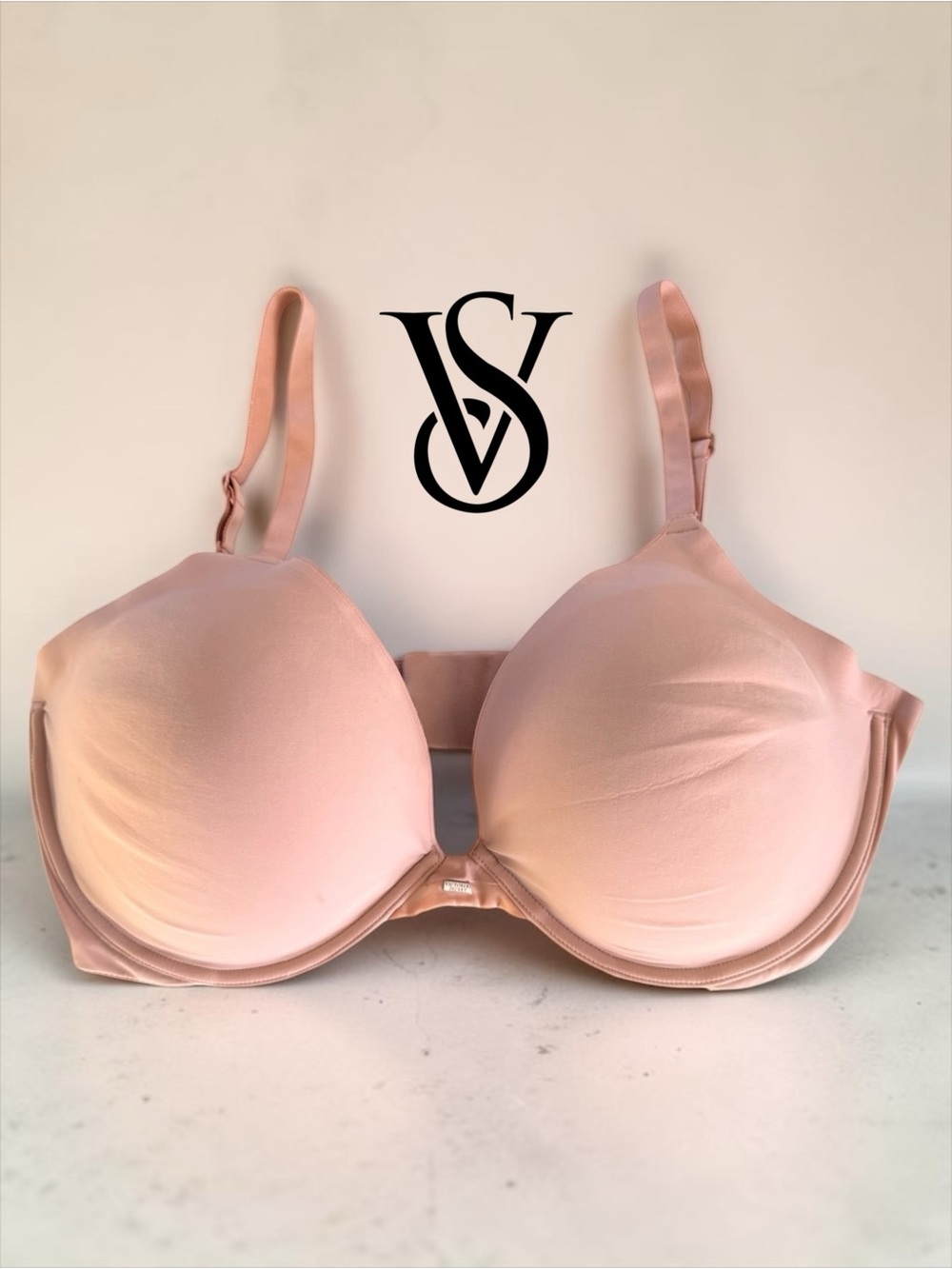 Victoria's Secret “Very Sexy" Smooth Push-Up Bra in Blush Pink. Size 38DD.